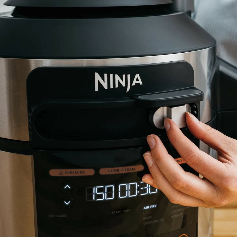 Ninja Foodi 11-in-1 SmartLid Multicooker OL550EU