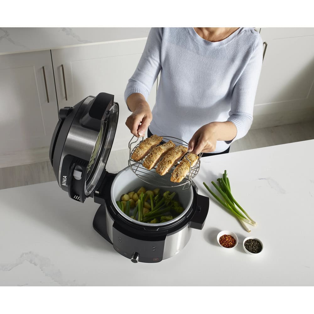 Ninja Foodi 11-in-1 SmartLid Multicooker OL550EU