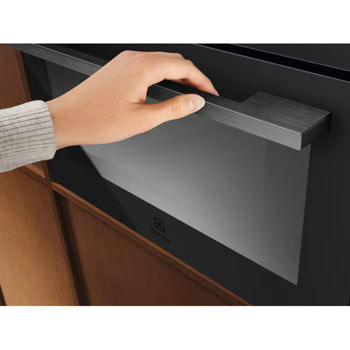 микровълнова фурна electrolux kvm9e2xt