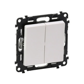 Двоен/сериен ключ Legrand Valena Life, ниво на защита IP20, бял | JAR Computers Legrand Valena Life IP20 White 752105