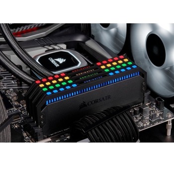 Corsair Dominator Platinum RGB CMT32GX4M4K4000C19