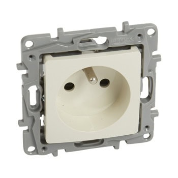 Контакт Legrand Niloe, 16A, френски стандарт, крем | JAR Computers Legrand 764627
