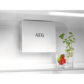 Хладилник с фризер AEG OSC5D181ES