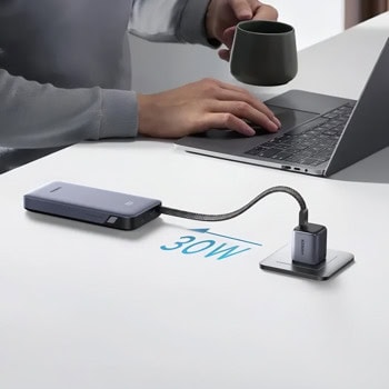 ugreen power bank with built-in usb-c cables черен