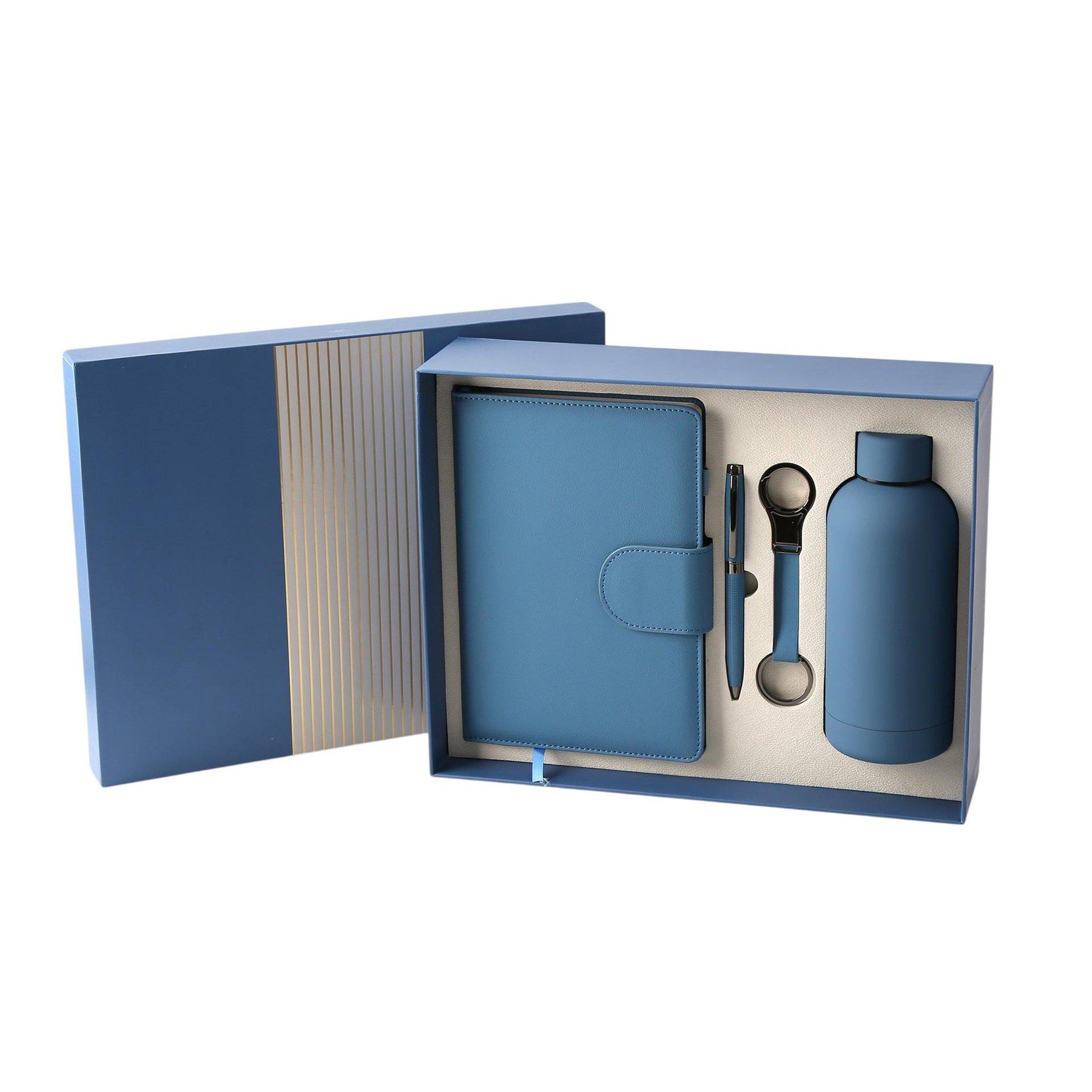 Office 1 Комплект Welcome, тефтер, бутилка, химикалка и ключодържател, в кутия, син | JAR Computers Office 1 Комплект Welcome, тефтер, бутилка, химикалка и ключодържател, в кутия, син