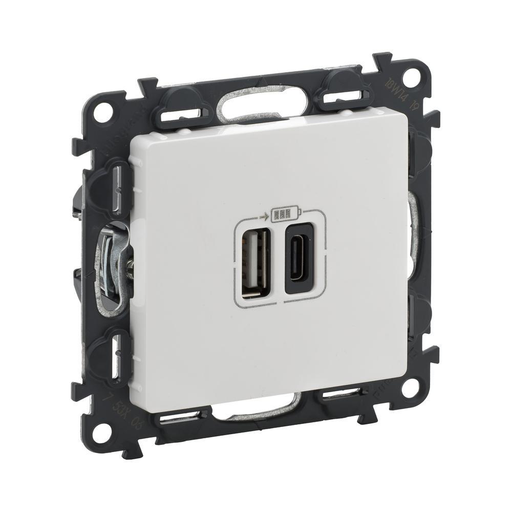 Розетка 2х USB тип A+C 5V 3A 15W за зареждане Бял - Legrand Valena Life 753106 | JAR Computers Розетка 2х USB тип A+C 5V 3A 15W за зареждане Бял - Legrand Valena Life 753106