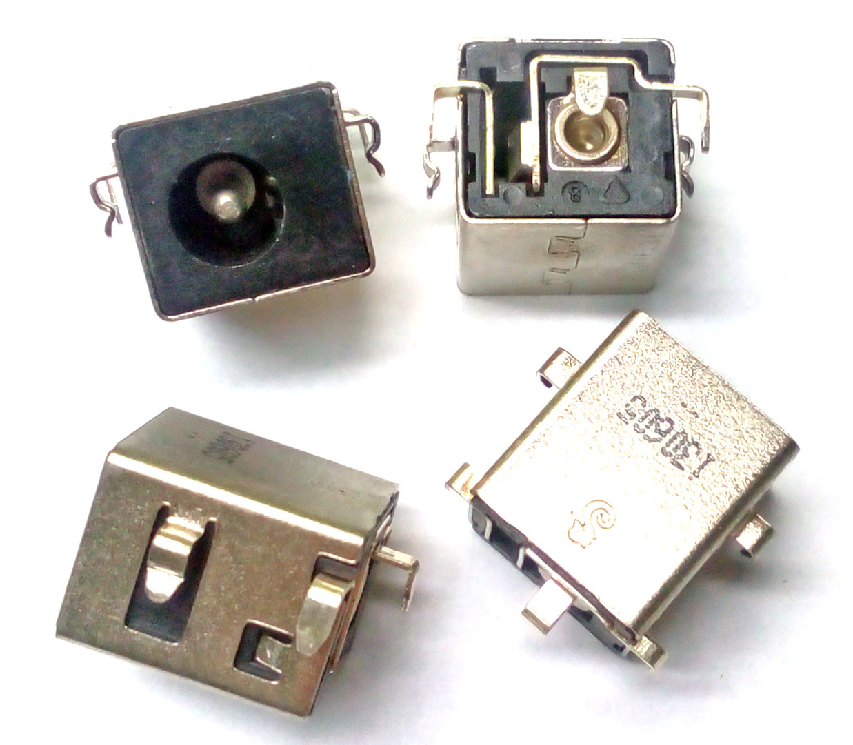 Букса за лаптоп (DC Power Jack) PJ017 4.8x1.65 HP Pavilion DV4000 Presario V4000 | JAR Computers Букса за лаптоп (DC Power Jack) PJ017 4.8x1.65 HP Pavilion DV4000 Presario V4000