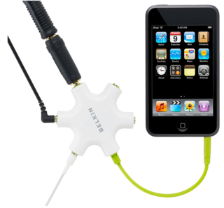 Сплитер за мобилни устройства с 3.5 мм аудио изход - Belkin Audio Splitter RockStar | JAR Computers Сплитер за мобилни устройства с 3.5 мм аудио изход - Belkin Audio Splitter RockStar
