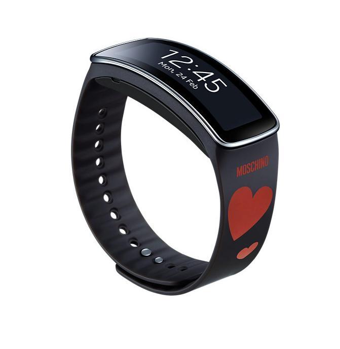 Дизайнерска верижка на Moschino за Samsung Gear Fit - Gear Fit Brand Edition Strap Moschino Heart (черен-червен) | JAR Computers Дизайнерска верижка на Moschino за Samsung Gear Fit - Gear Fit Brand Edition Strap Moschino Heart (черен-червен)