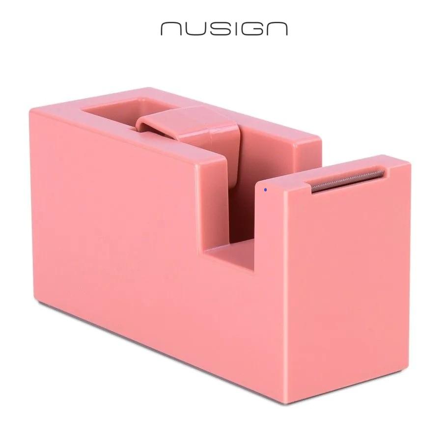 Настолен тиксодържач Nusign Classic ENS121, 114x45x59 мм, за ленти до 19 мм х 33 м, розов | JAR Computers Настолен тиксодържач Nusign Classic ENS121, 114x45x59 мм, за ленти до 19 мм х 33 м, розов