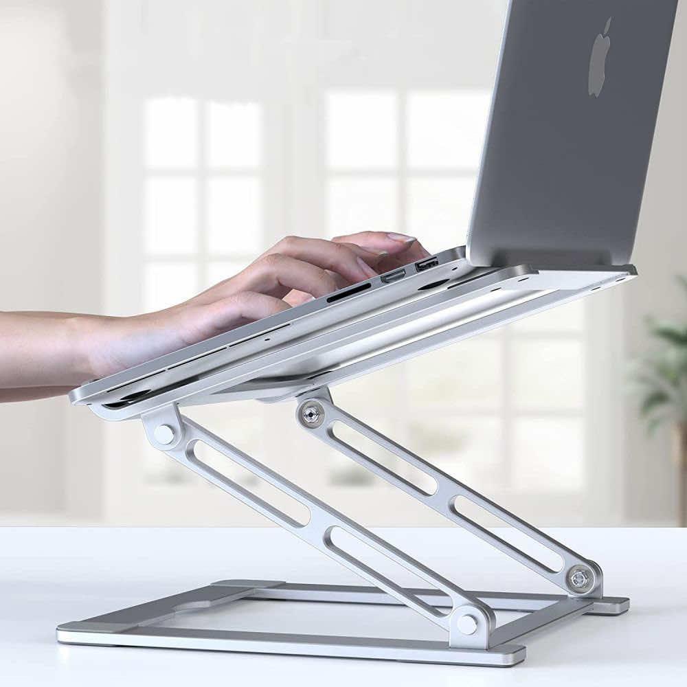 Сгъваема алуминиева поставка за MacBook и лаптопи от 11 до 17 инча - Tech-Protect ProDesk Universal Laptop Stand (черен) | JAR Computers Сгъваема алуминиева поставка за MacBook и лаптопи от 11 до 17 инча - Tech-Protect ProDesk Universal Laptop Stand (черен)