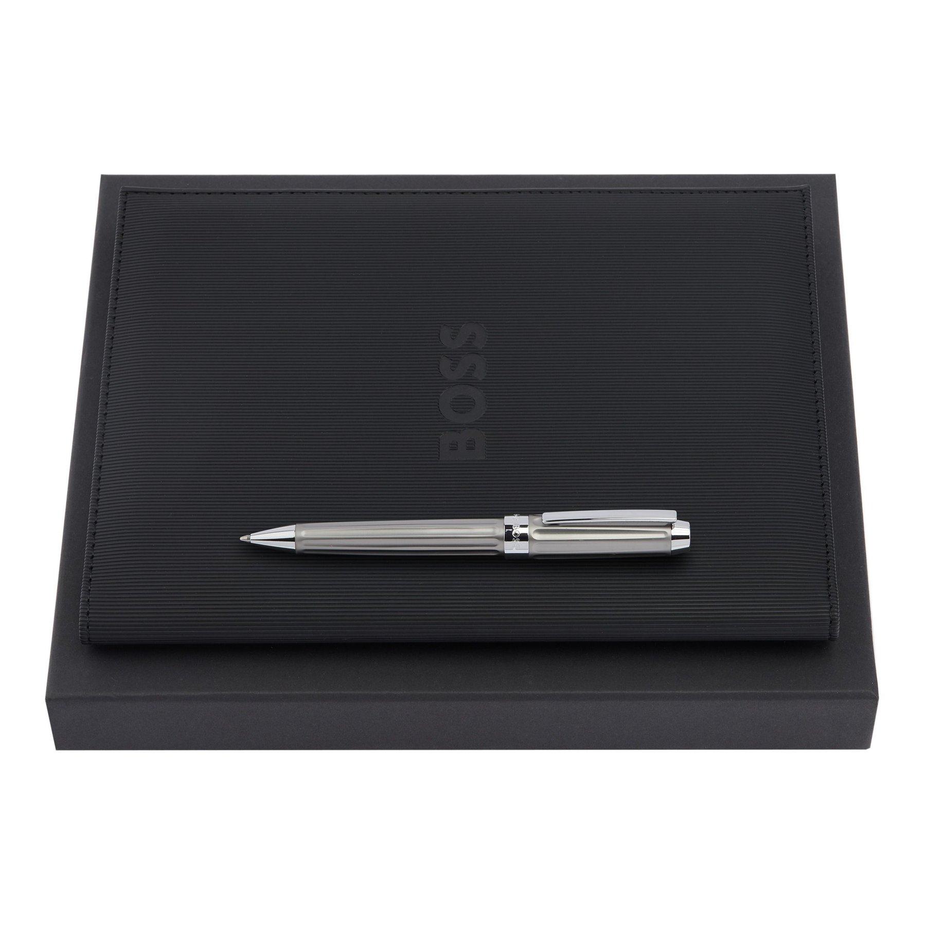 Hugo Boss Комплект папка Formation Line, А5, черна и химикалка Chrome, сива | JAR Computers Hugo Boss Комплект папка Formation Line, А5, черна и химикалка Chrome, сива