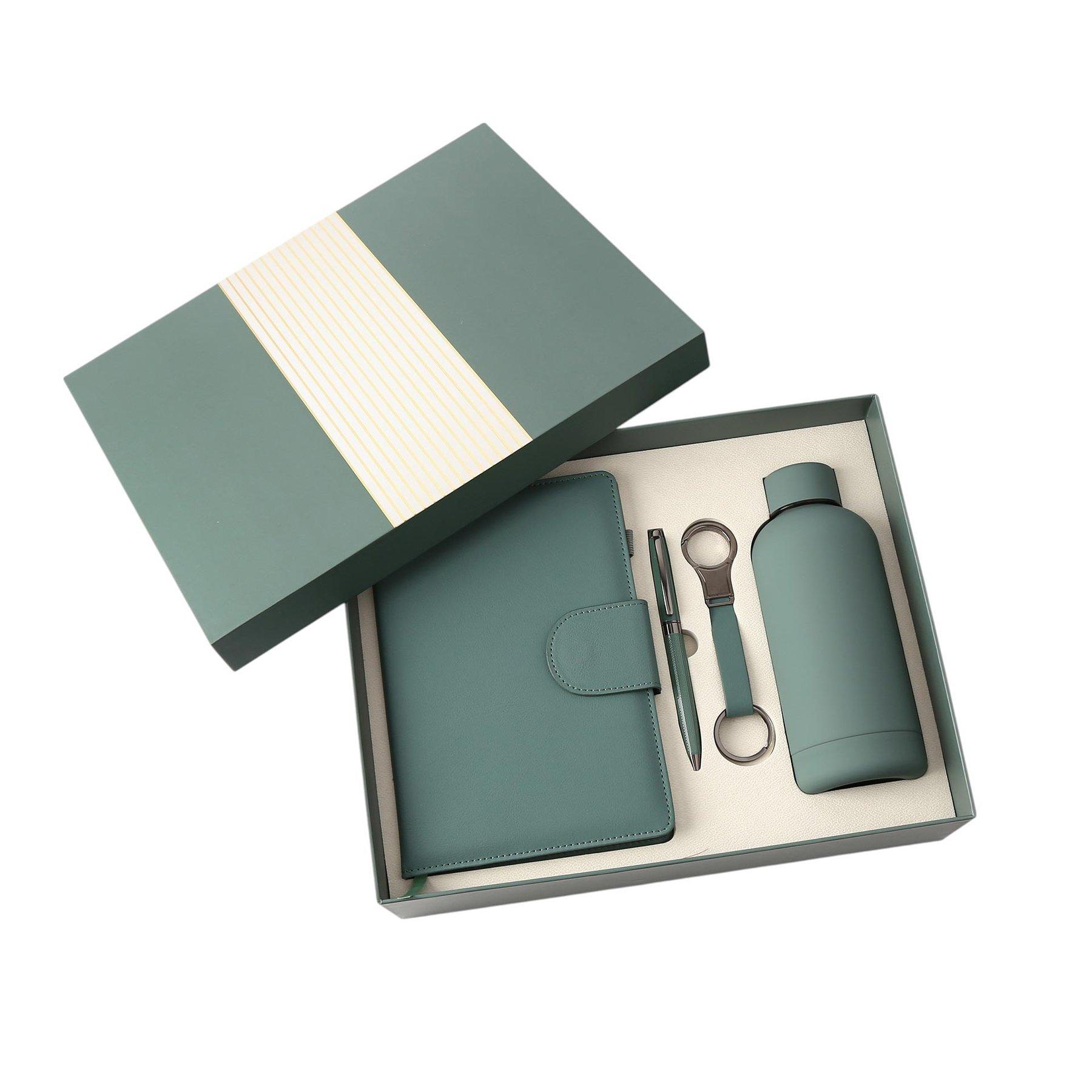 Office 1 Комплект Welcome, тефтер, бутилка, химикалка и ключодържател, в кутия, зелен | JAR Computers Office 1 Комплект Welcome, тефтер, бутилка, химикалка и ключодържател, в кутия, зелен