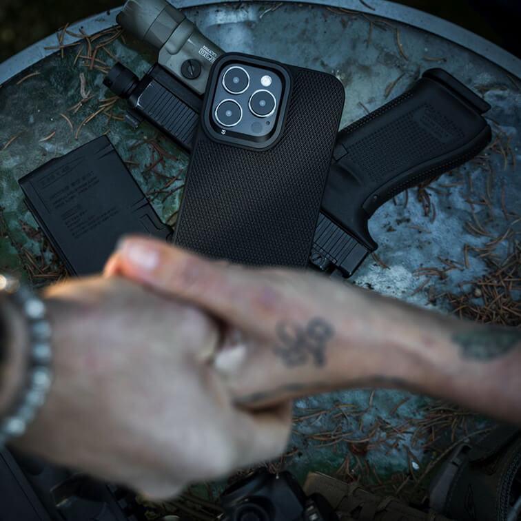Хибриден удароустойчив текстилен кейс за iPhone 12, iPhone 12 Pro - Tactical Blast Pit Cover (черен) | JAR Computers Хибриден удароустойчив текстилен кейс за iPhone 12, iPhone 12 Pro - Tactical Blast Pit Cover (черен)