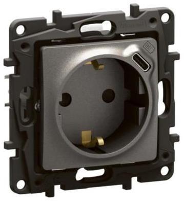 Контакт ШУКО 16A с детска защита и USB тип C 1.5A 7.5W цвят Сив Niloe New Legrand | JAR Computers Контакт ШУКО 16A с детска защита и USB тип C 1.5A 7.5W цвят Сив Niloe New Legrand