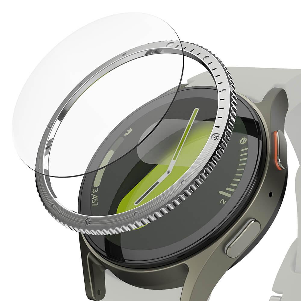 Комплект рамка от неръждаема стомана и стъклено защитно покритие за Samsung Galaxy Watch 7 45мм - Ringke Bezel Styling Stainless Steel Silver Pattern 7 (сребрист) | JAR Computers Комплект рамка от неръждаема стомана и стъклено защитно покритие за Samsung Galaxy Watch 7 45мм - Ringke Bezel Styling Stainless Steel Silver Pattern 7 (сребрист)