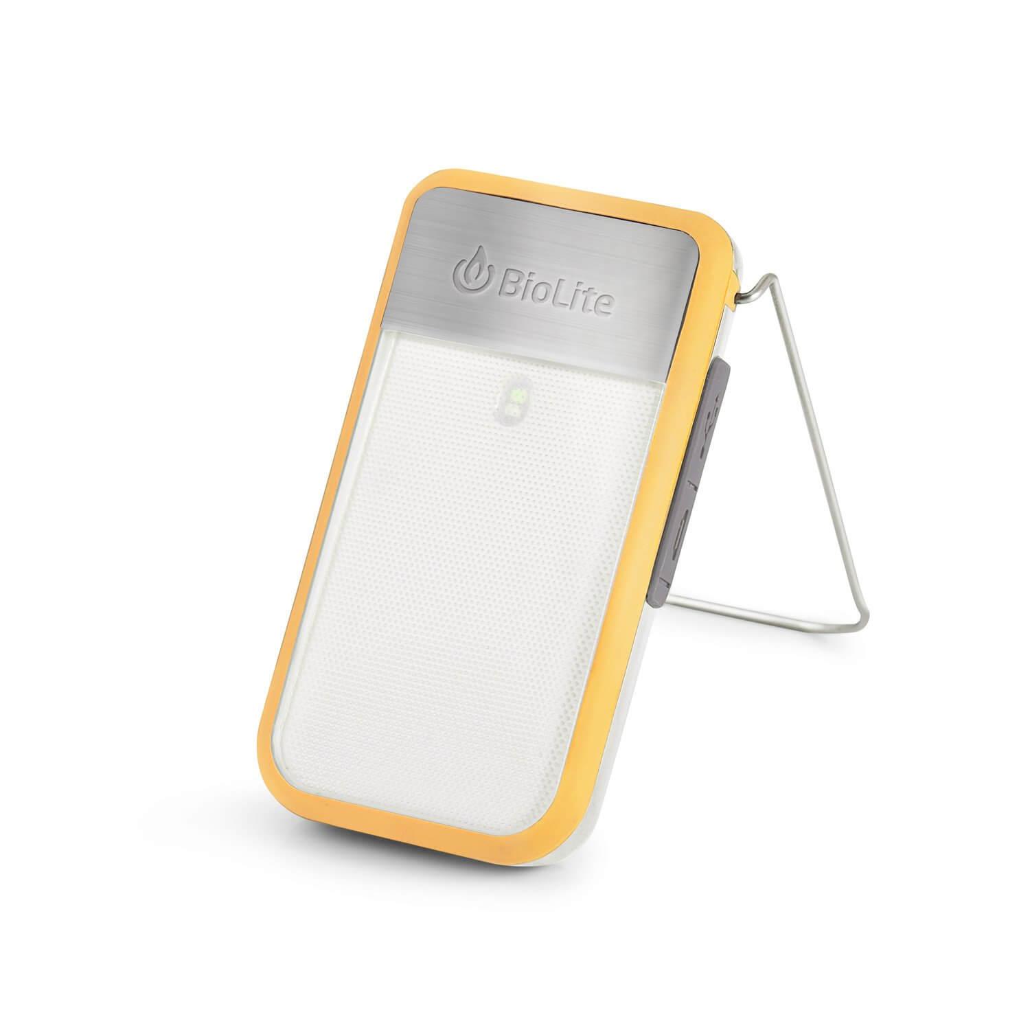 Външна батерия (1350 mAh) и фенер за дома, офиса, къмпинг, спорт и други (135 lm) - BioLite PowerLight Mini (жълт) | JAR Computers Външна батерия (1350 mAh) и фенер за дома, офиса, къмпинг, спорт и други (135 lm) - BioLite PowerLight Mini (жълт)