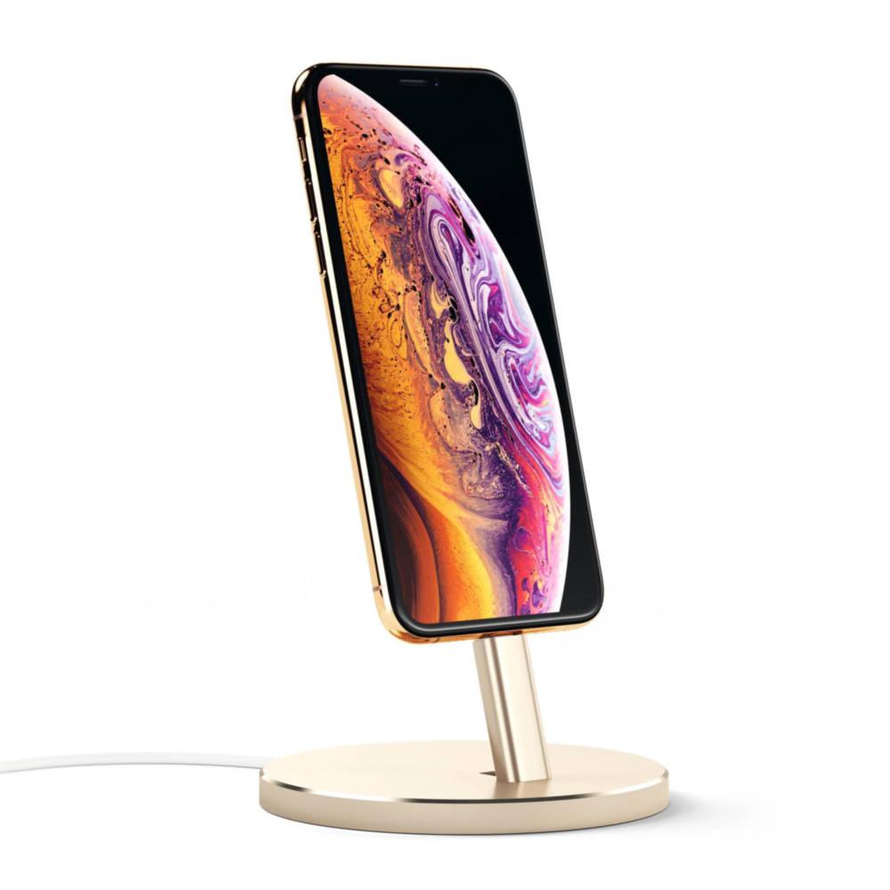 Алуминиева повдигаща поставка за iPhone с Lightning порт - Satechi Aluminum Lightning Charging Stand (златист) | JAR Computers Алуминиева повдигаща поставка за iPhone с Lightning порт - Satechi Aluminum Lightning Charging Stand (златист)
