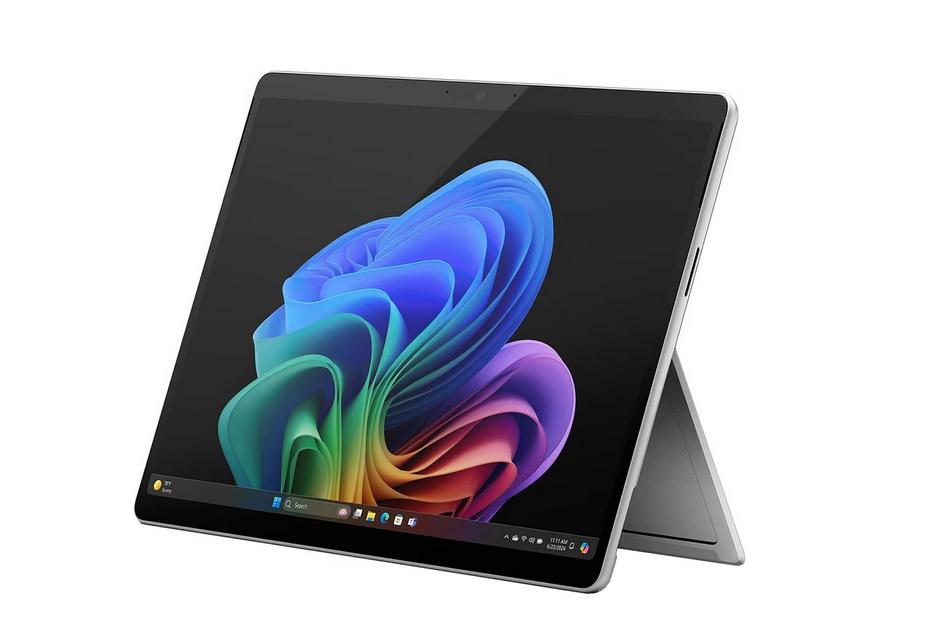 Microsoft Surface Pro 11 C12/16/512/OLED Con 13", 2880 x 1920, Windows 11 Home, EMEA, COPILOT+ PC, Snapdragon X Elite, Platinum+Kaspersky Safe Kids 1-User 1 year Base License Pack