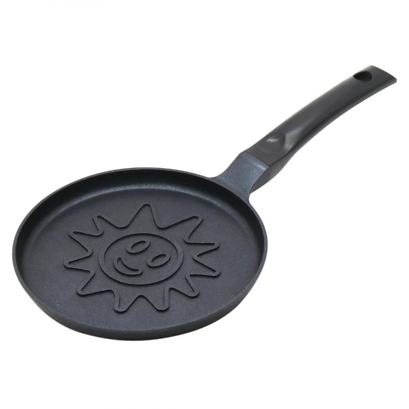 Тиган за палачинки Klausberg KB 7972, 18 см, Релефно дъно със слънце, Незалепващо покритие, Без PFOA, Индукция, Черен | JAR Computers Тиган за палачинки Klausberg KB 7972, 18 см, Релефно дъно със слънце, Незалепващо покритие, Без PFOA, Индукция, Черен