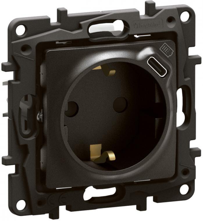 Контакт ШУКО 16A с детска защита и USB тип C 1.5A 7.5W цвят Черен Niloe New Legrand | JAR Computers Контакт ШУКО 16A с детска защита и USB тип C 1.5A 7.5W цвят Черен Niloe New Legrand