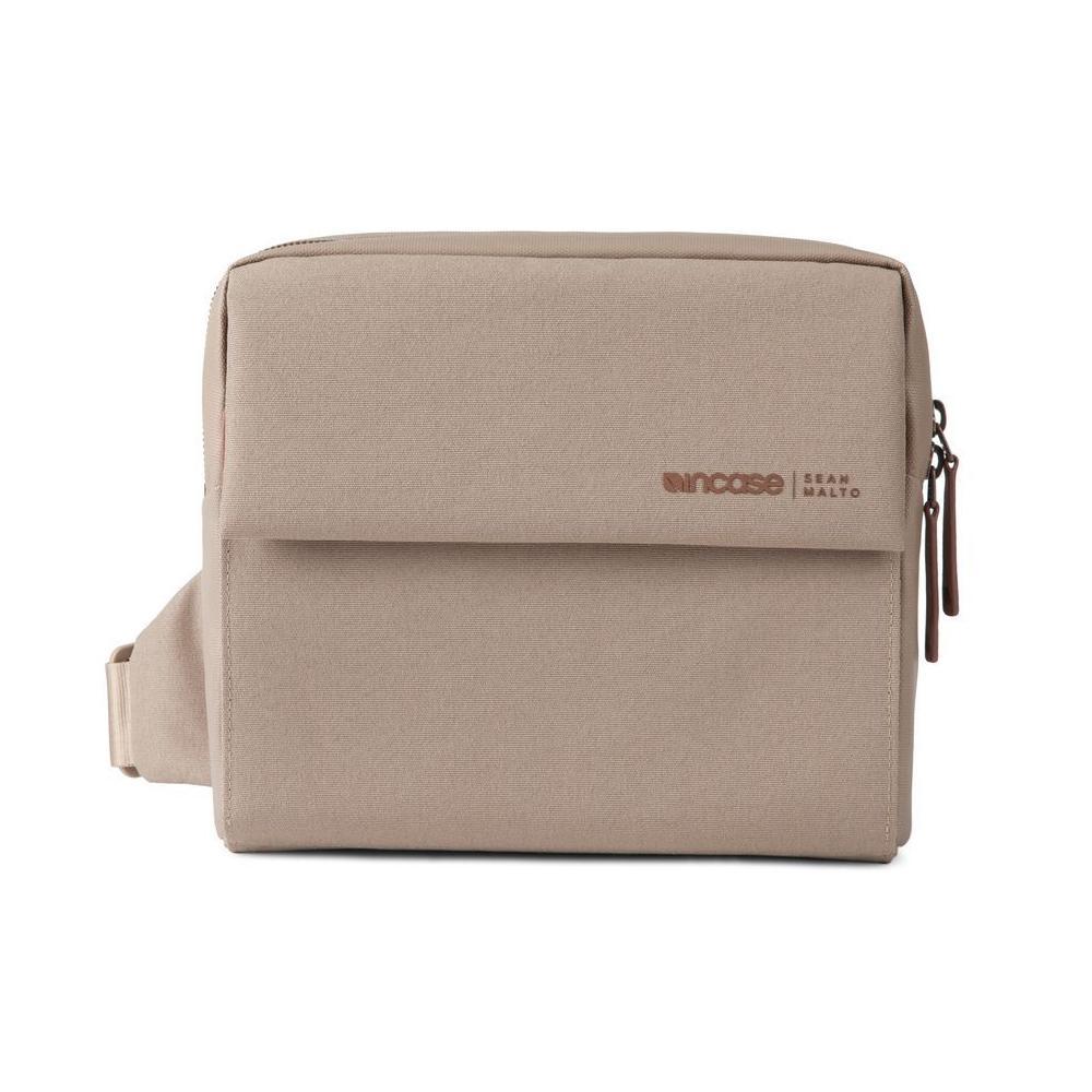 Стилна чанта с калъф за iPad Mini и таблети до 7.9 инча - Incase Field Bag View Sean Malto Edition (кремав) | JAR Computers Стилна чанта с калъф за iPad Mini и таблети до 7.9 инча - Incase Field Bag View Sean Malto Edition (кремав)