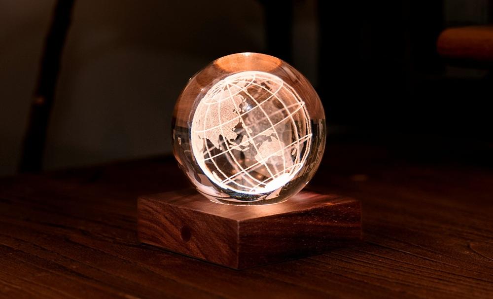 Нощна лампа Gingko Amber Crystal Light World Globe