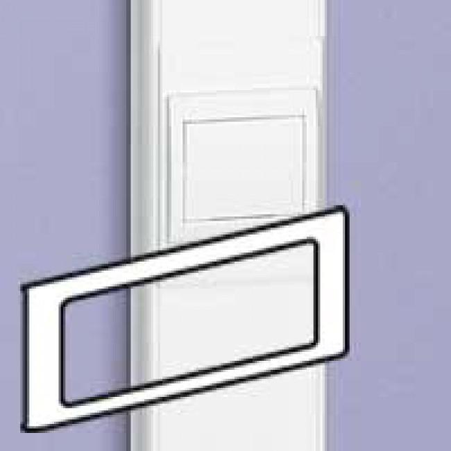 Универсална рамка 3х за монтаж на мех. за капак 85мм DLP Legrand | JAR Computers Универсална рамка 3х за монтаж на мех. за капак 85мм DLP Legrand